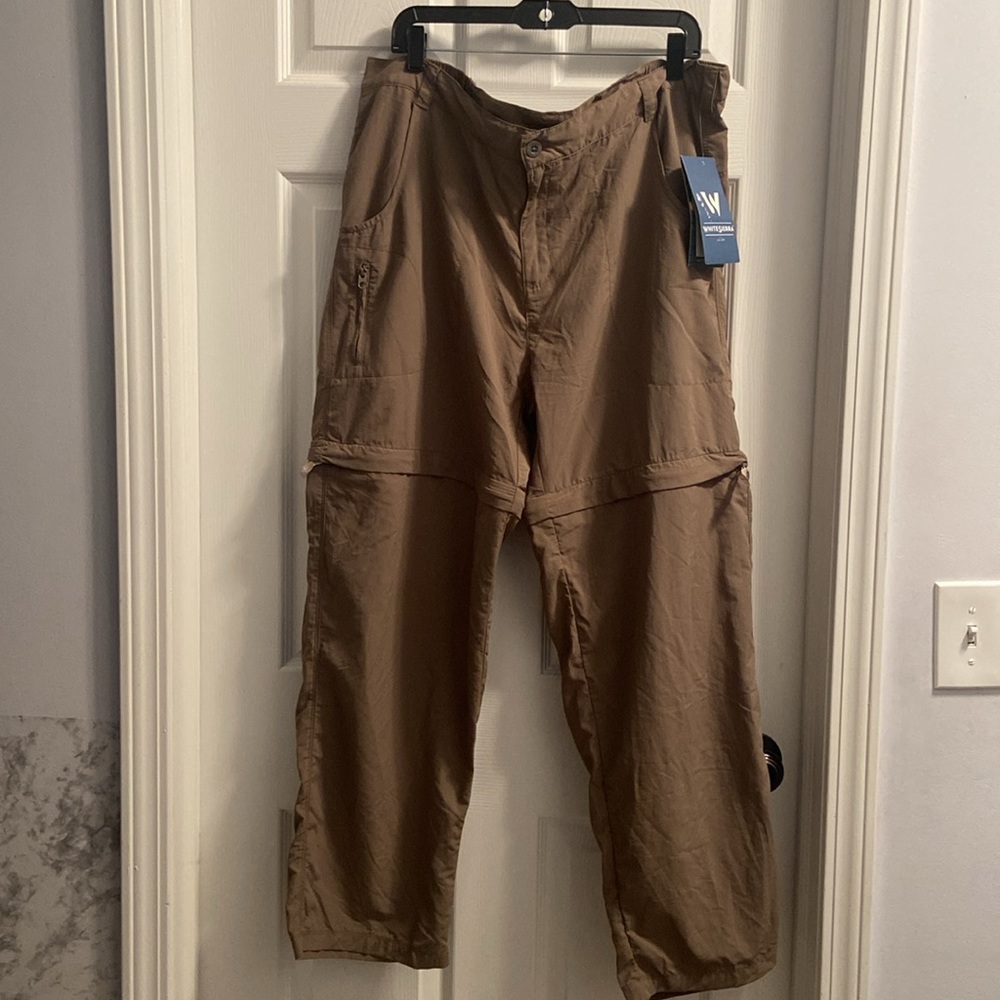 WHITE SIERRA Women’s Adjustable Cargo Shorts/Pants (Bark). Size 2X. NWT